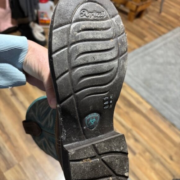 Ariat Ladies 7B Boots - Picture 2 of 5